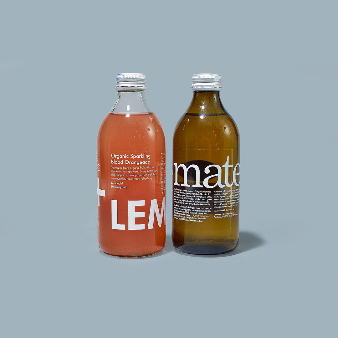 Lemonaid（リモエイド）左から、ブラッドオレンジエイド、スパークリング マテ茶の写真