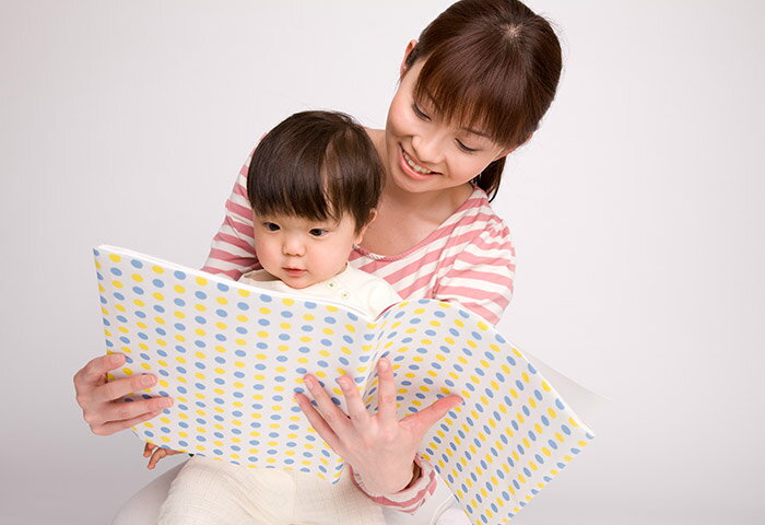 赤ちゃん向けおすすめ絵本を紹介！読み聞かせや自分でめくる布絵本も