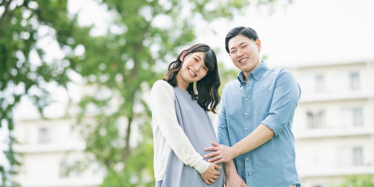 妊娠が分かった夫婦