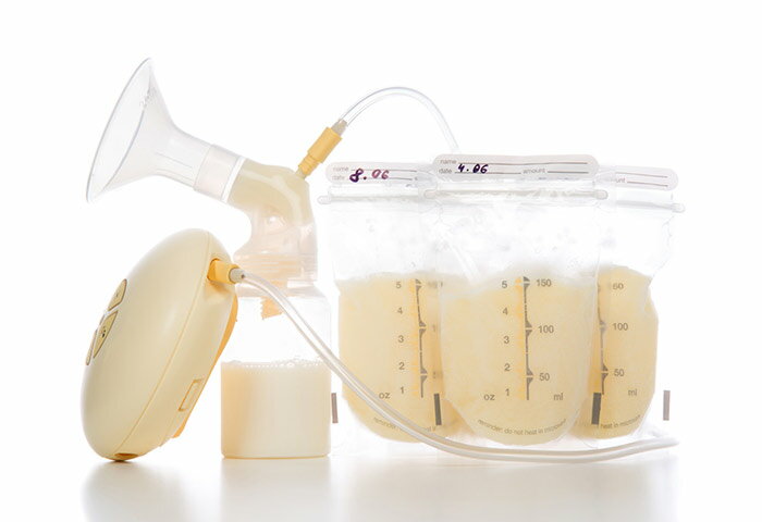 母乳の搾乳&保存方法！冷蔵・冷凍保存した母乳の温め方と解凍手順