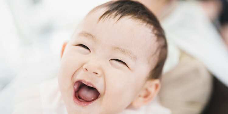笑っている赤ちゃん