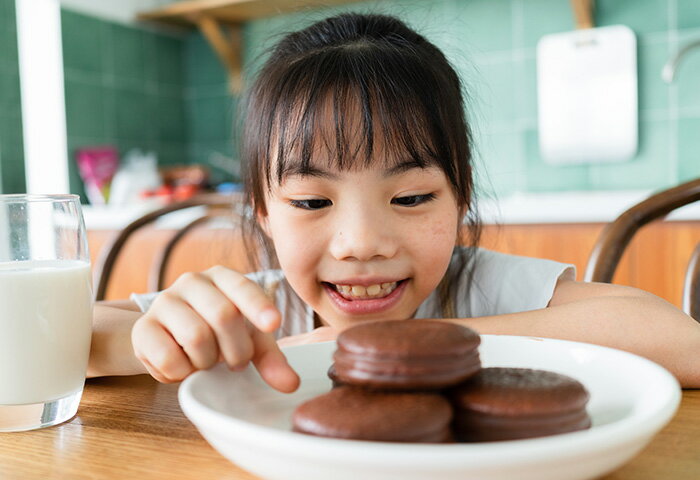 チョコレートは何歳からあげていい？控えるべき理由や目安量も解説！