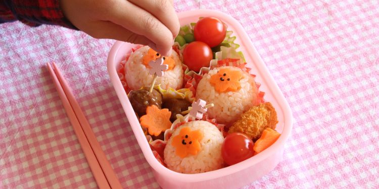 お弁当の飾りつけ