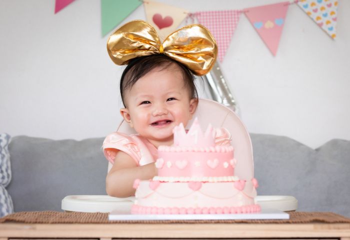 1歳の誕生日は何をする？伝統行事や写真映えする祝い方を紹介