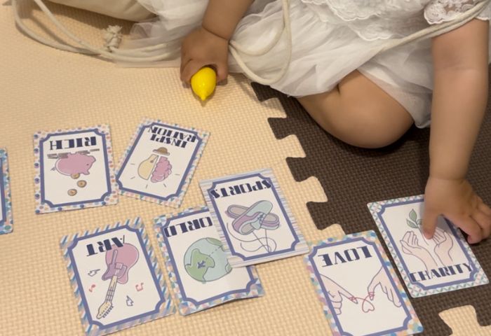 1歳の誕生日を祝う選び取りとは？由来、やり方やおすすめ商品を紹介