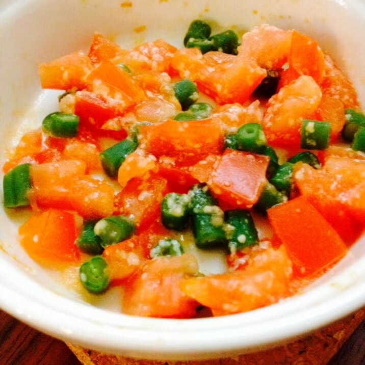 トマトとインゲンのチーズ焼き