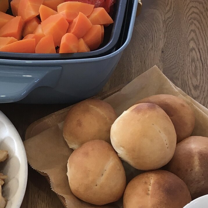 砂糖・バター不使用！甘酒で簡単丸パン 