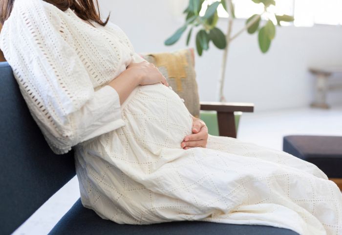 妊婦も美容院に行ってよい？適切なタイミングや注意点｜助産師監修
