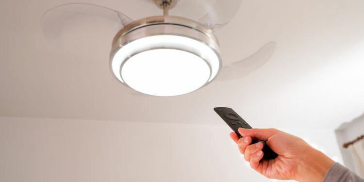 電気をつけるイメージ