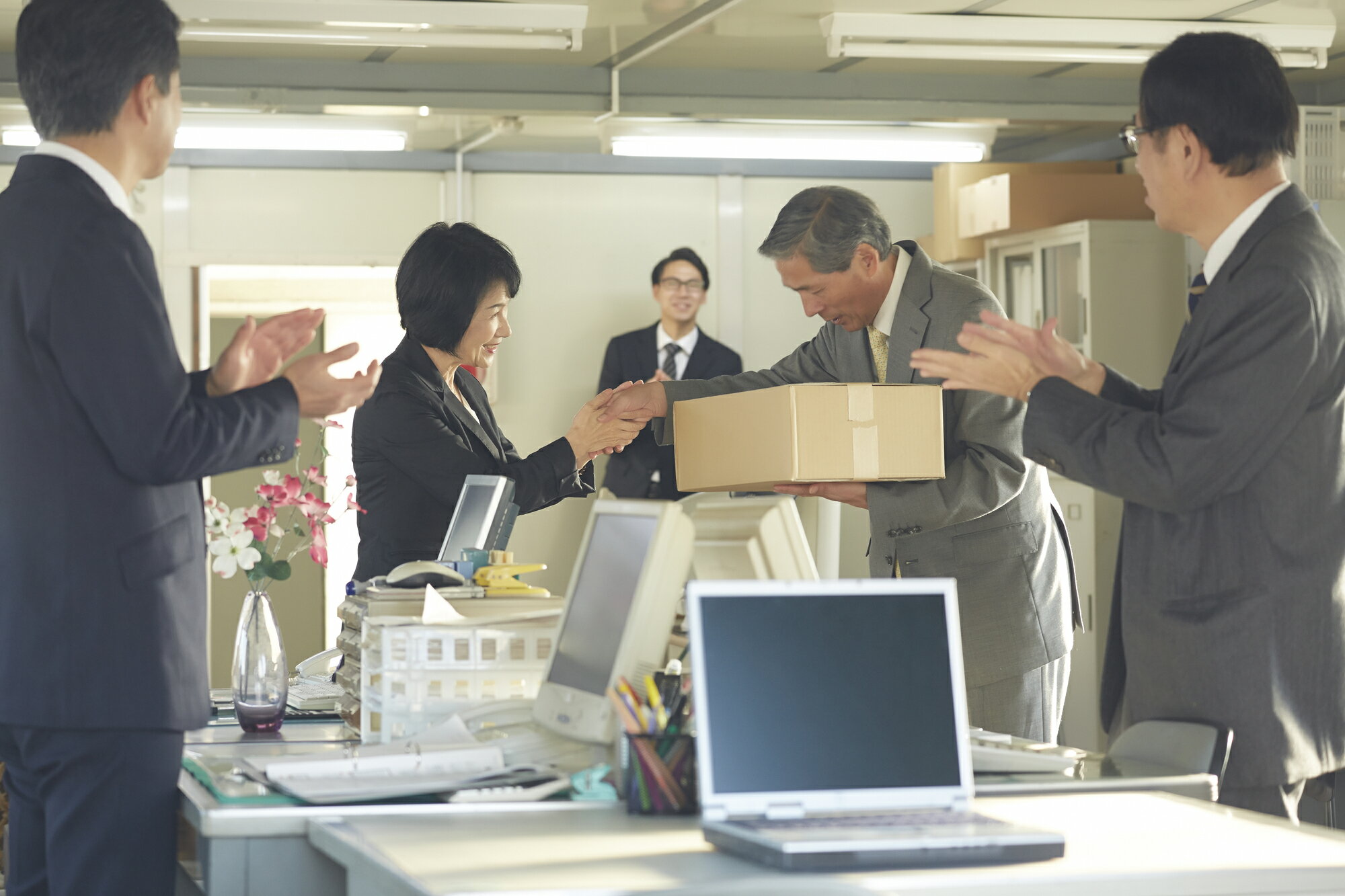 楽天市場 退職者には退職祝いを贈ろう マナーや相場 おすすめプレゼントはコレ おくりものナビ