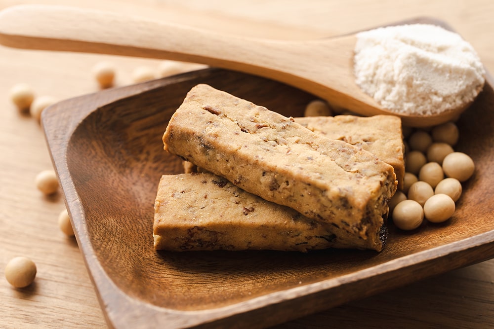 ダイエット中の間食は何がいい?腹持ちがよいおすすめの食材や注意点を解説