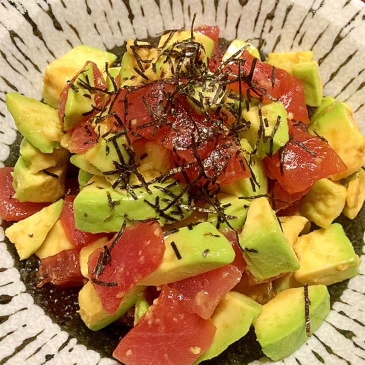 マグロとアボカドのサラダ