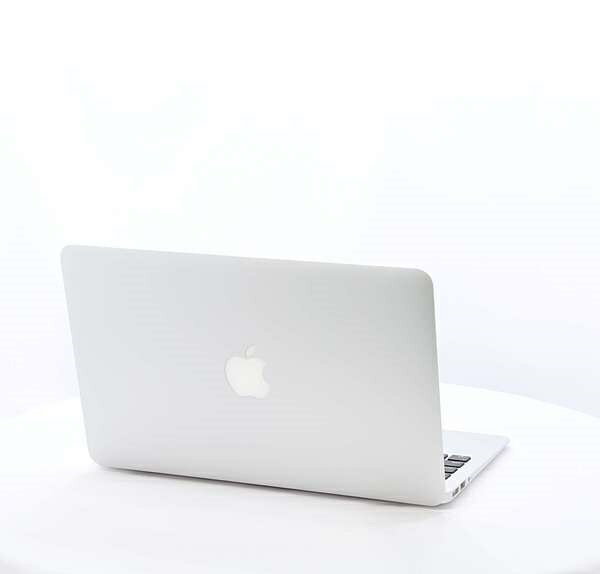 APPLE MacBook Air MACBOOK AIR MD711J/B Core i5 4,096.0MB 128.0GB