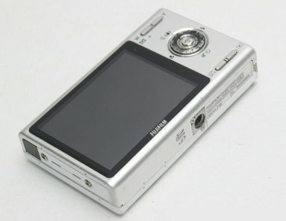 富士フイルム　ファインピクス　FinePix　AV130　シルバー　電池式 FUJIFILM FinePix AV130 エントリーデジカメ - 乾電池の画像集