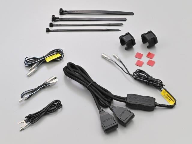 デイトナ DAYTONA バイク用品 バイク専用電源 メインキー連動 USB2ポート USB2口合計5V4.8A 99503