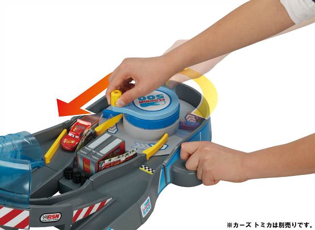 楽天市場】タカラトミー ディズニー カーズ トミカ まわしてレーシング