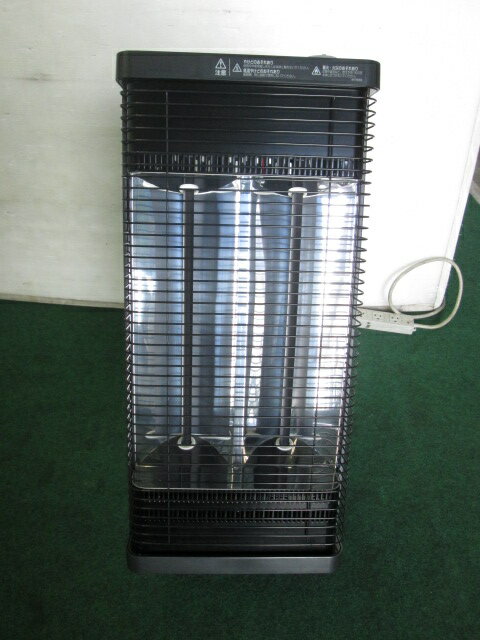 DAIKIN ダイキン ERFT11VS-H セラムヒート　2018年製 ダイキン、モダンなデザインに一新した遠赤外線暖房機