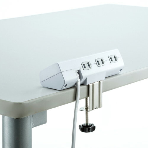 サンワサプライ 便利タップ クランプ固定式 ホワイト TAP-B53W