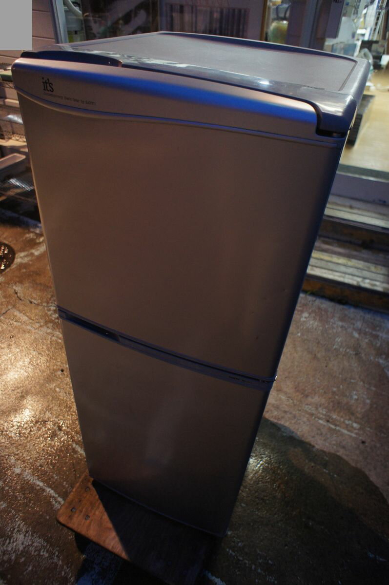 楽天市場】三洋電機 SANYO 冷凍冷蔵庫 2ドア SR-141T(SB) | 価格比較