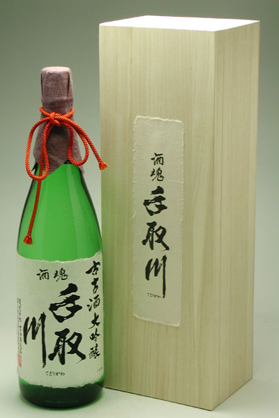 楽天市場】国稀酒造 国稀 大吟醸 木箱入 1.8L | 価格比較 - 商品価格ナビ