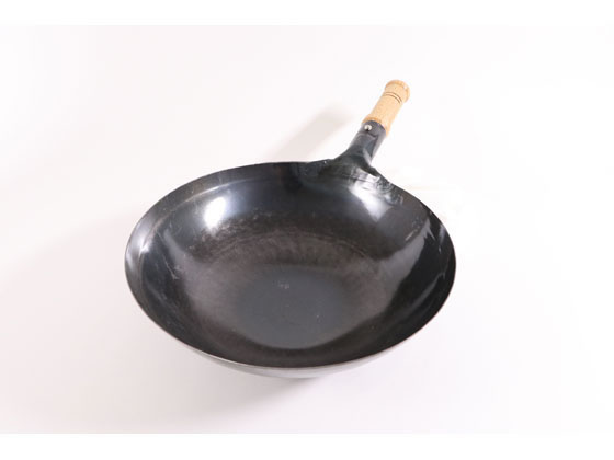 4949362899197 カンダ 鉄打出木柄片手中華鍋 24cm 山田工業所