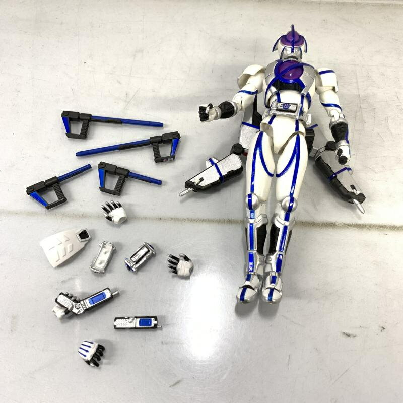 楽天市場】バンダイ S.H.フィギュアーツ 仮面ライダーブレイド
