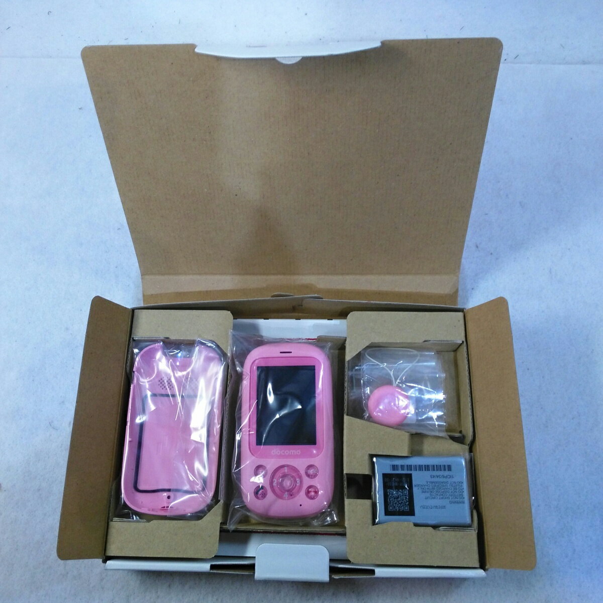 楽天市場】NTTドコモ SHARP AQUOS ケータイ SH-02L ピンク