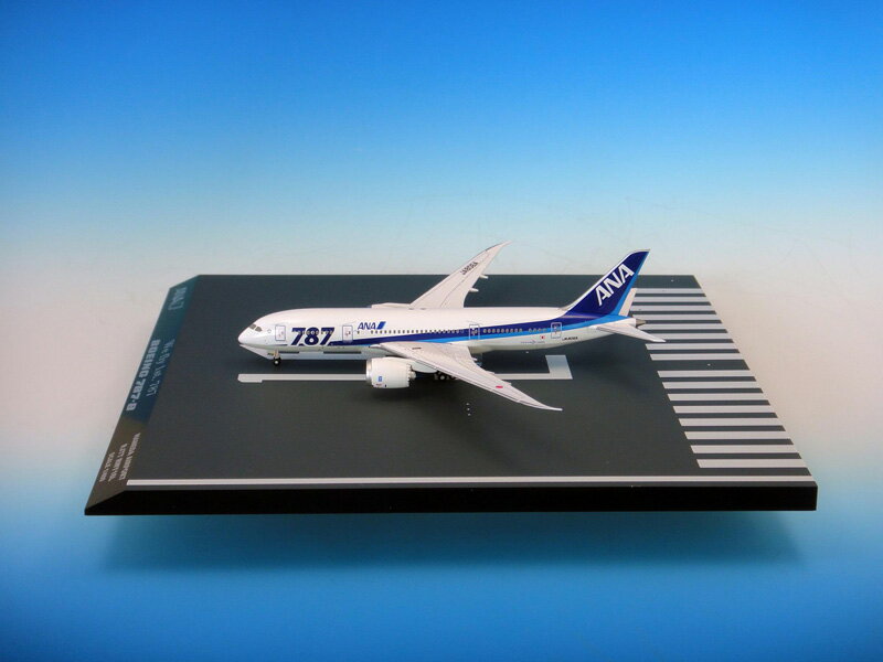 全日空商事 1/200 777-9X ANA 空中姿勢 完成品ソリッド ギア付 全日空商事 1/200 777-9X ANA 空中姿勢 完成品ソリッド ギア付