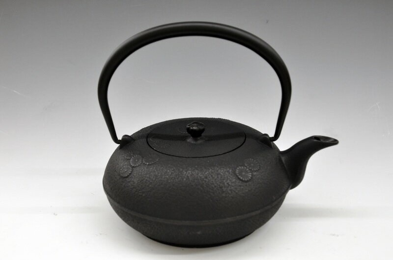 楽天市場】及源鋳造 及源鋳造 南部鉄器 鉄瓶なつめアラレ 1.2l 黒 H