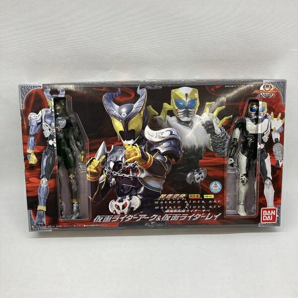 楽天市場】バンダイ 装着変身 仮面ライダーアーク＆仮面ライダーレイ