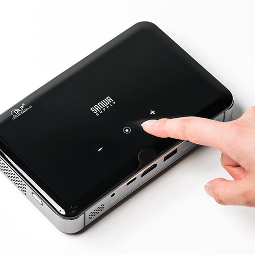 サンワサプライ 400-PRJ024 モバイルプロジェクター 美品 モバイルタイプ最高クラス！高輝度400ルーメンのプロジェクターを6月28