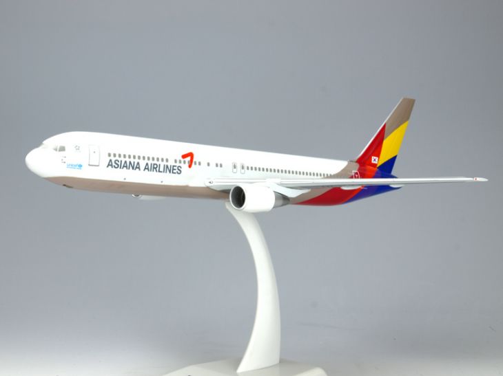 1/200アシアナ航空 ボーイング767 (ホーガン製) 1/200アシアナ航空 ボーイング767 (ホーガン製) Highly detailed