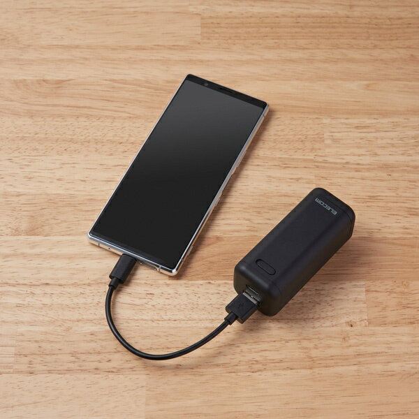 エレコム モバイルバッテリー 乾電池式 ケーブル付 黒 DE-KD02BK(1個)