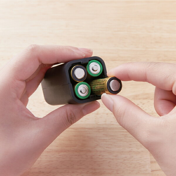 エレコム モバイルバッテリー 乾電池式 ケーブル付 黒 DE-KD02BK(1個)