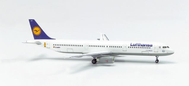 楽天市場】1/200 B747-8 ルフトハンザドイツ航空 Brandenburg 塗装済