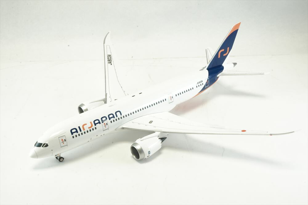全日空商事 1/200 777-9X ANA 空中姿勢 完成品ソリッド ギア付 777-9 ANA 地上折りたたみ翼 ソリッド (ギア付) (完成品飛行機