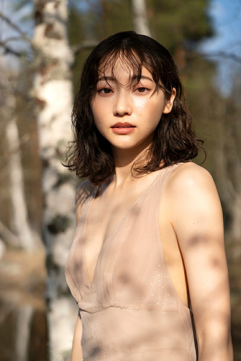 武田玲奈10周年記念写真集 SISU