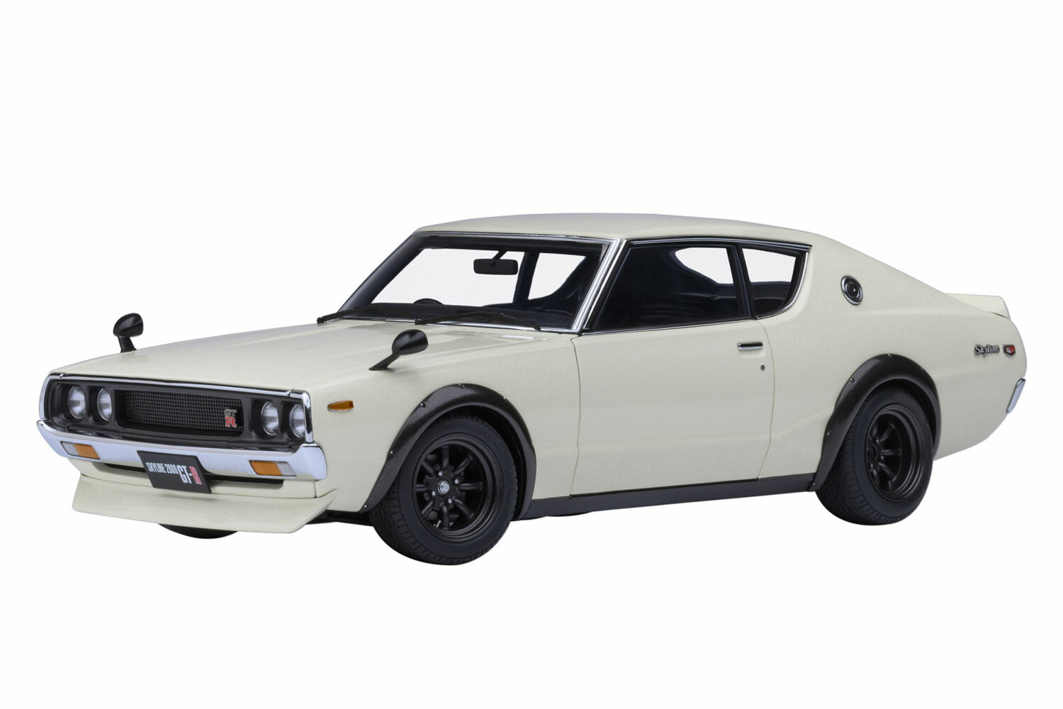 FIRST:18 ニッサン　スカイライン　 GT-R KPGC10 シルバー Ignition Model 1:18 Nissan Skyline 2000 GT-R (KPGC10) in