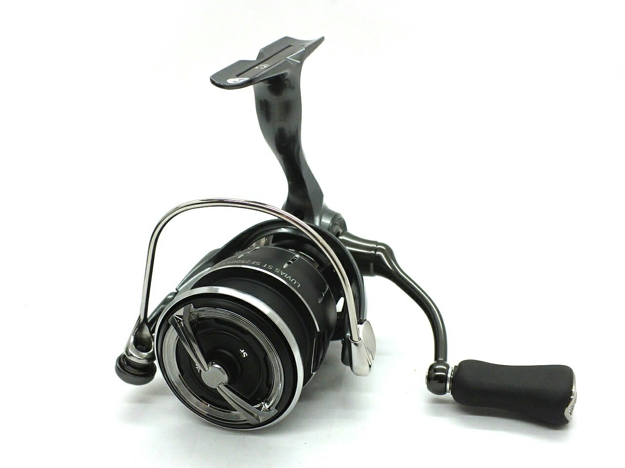 ユウ　ダイワ 24ルビアス　スピニングリール LT2000S-H Amazon | ダイワ(DAIWA) スピニングリール 24LUVIAS LT2000S-H