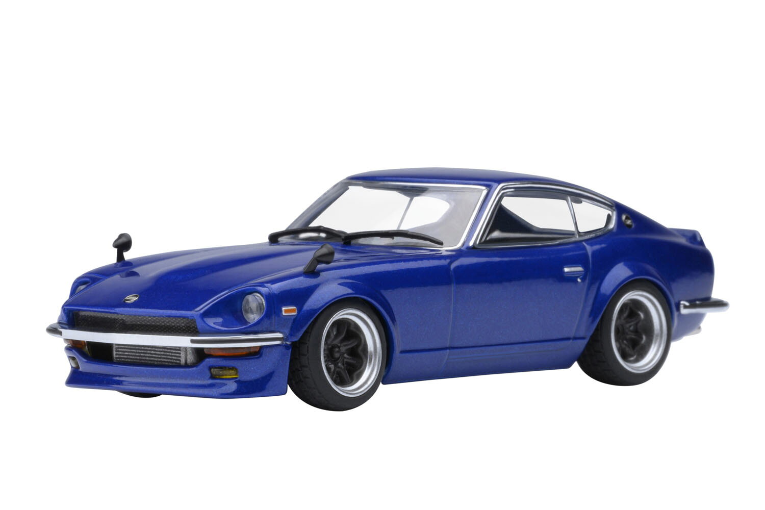 オートアート　1/18 GT-R (R32) 湾岸ミッドナイト Amazon.co.jp: オートアート 1/18 湾岸ミッドナイト 日産 スカイライン