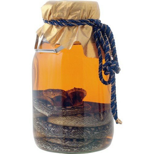 【限定品】ハブ入り　ハブ酒　南都酒造所 Amazon.co.jp: 南都酒造所 ハブ入りハブ酒 35度800ml : 食品
