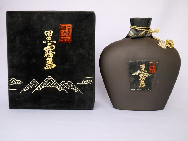 黒霧島 源酒 720ml 創業88周年記念 44度 初垂れ 楽天市場】霧島酒造 黒霧島 44度 乙 源酒 芋 壷 720ml | 価格比較