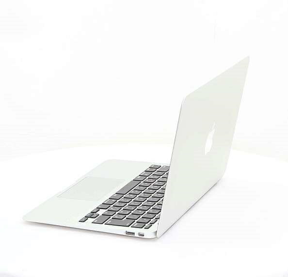 APPLE MacBook Air MD711J/A Core i5 4,096.0MB 128.0GB
