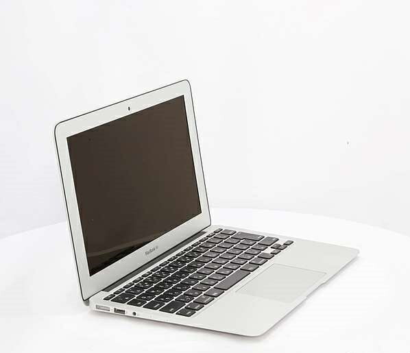 APPLE MacBook Air MACBOOK AIR MD712J/B Core i5 4,096.0MB 256.0GB