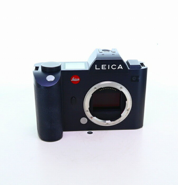 Q  Q   Leica Camera Ag