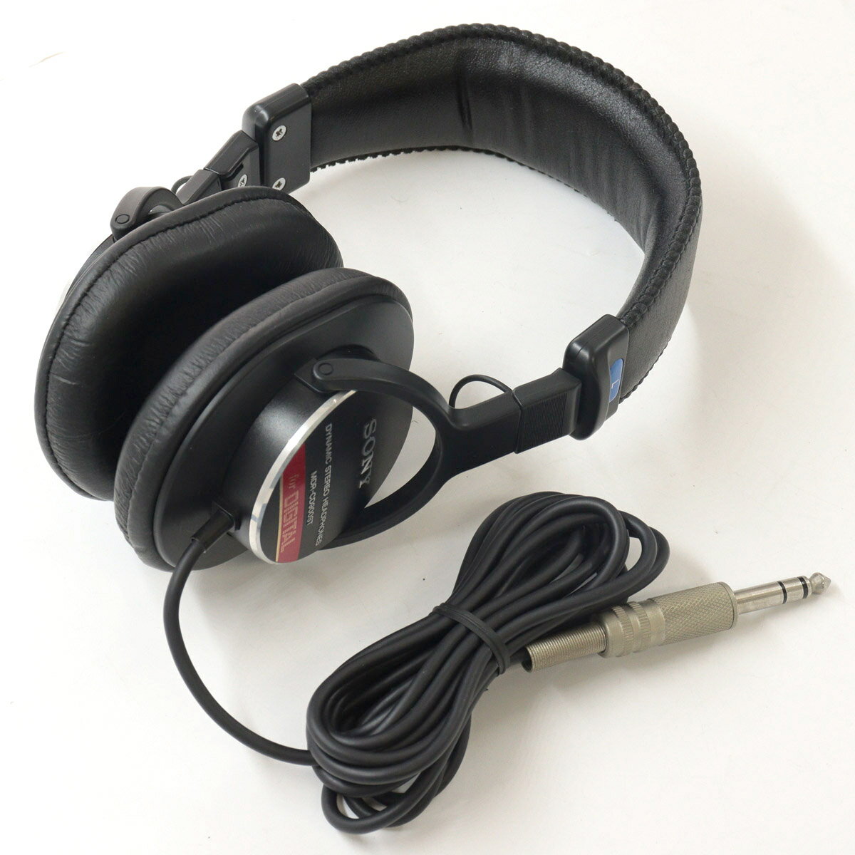 SONY 密閉型スタジオモニターヘッドホン MDR-CD900ST