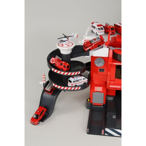 楽天市場】タカラトミー トミカ 無線でピピッと出動指令！ 変形