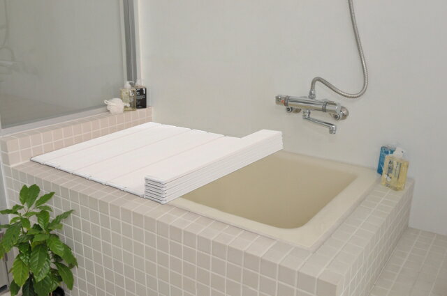 高い処理能力を持つ-東プレ風呂ふた •抗菌タイプ 折りたたみ式• 80