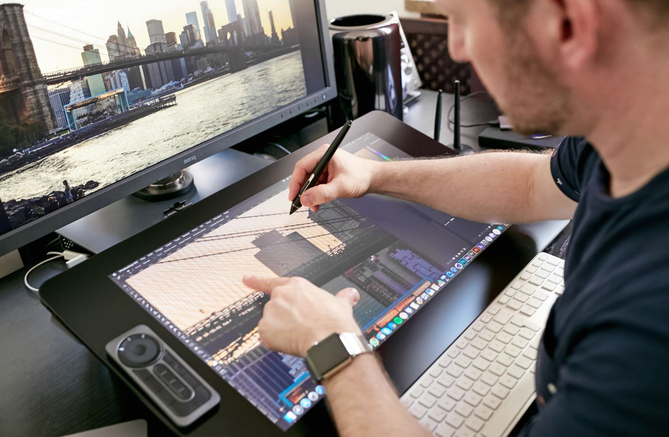 WACOM 24型液晶ペンタブレット DTH-2420/K0